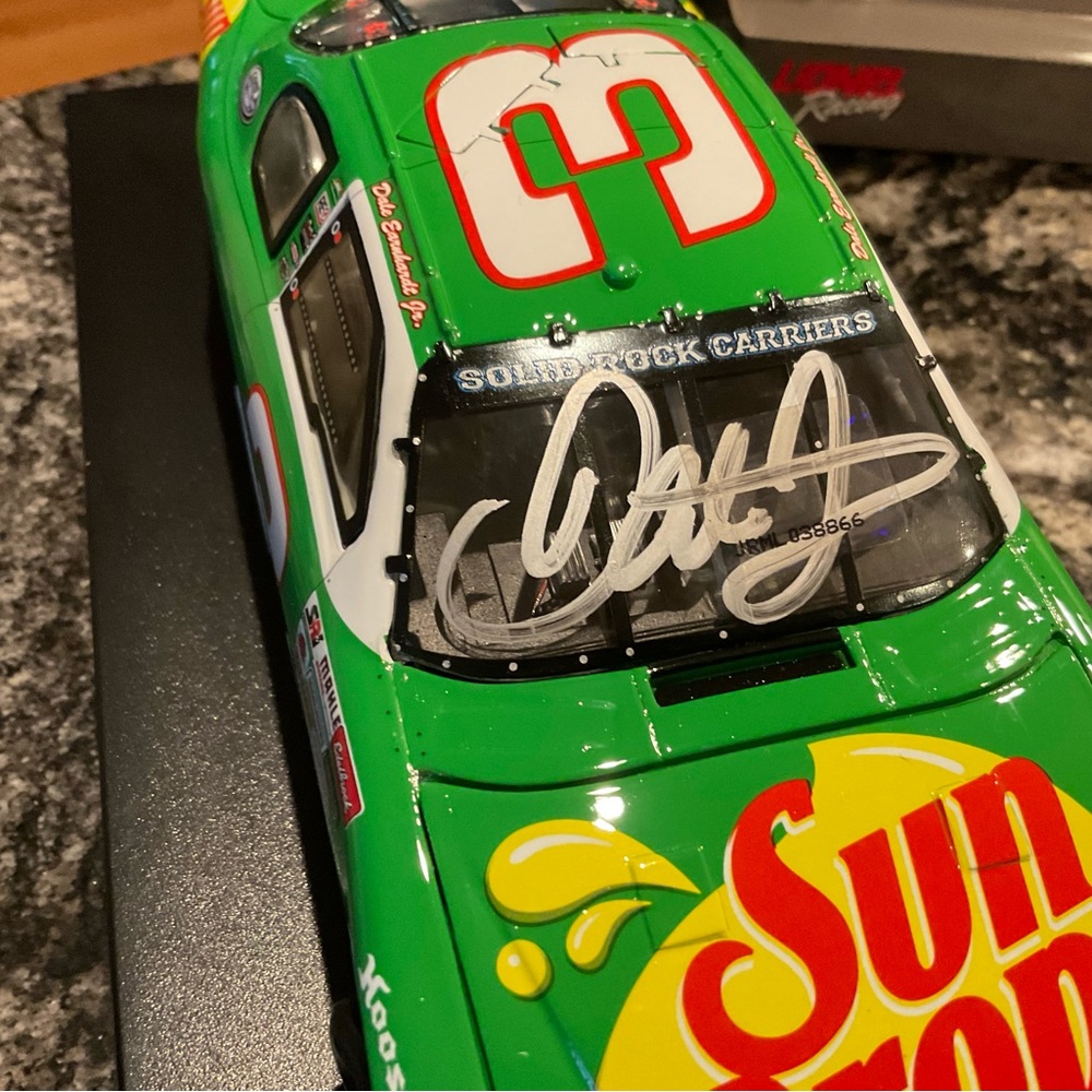 🏁 Dale Earnhardt Jr. AUTOGRAPHED #3 Sun Drop 🏁 - Picture 3 of 4